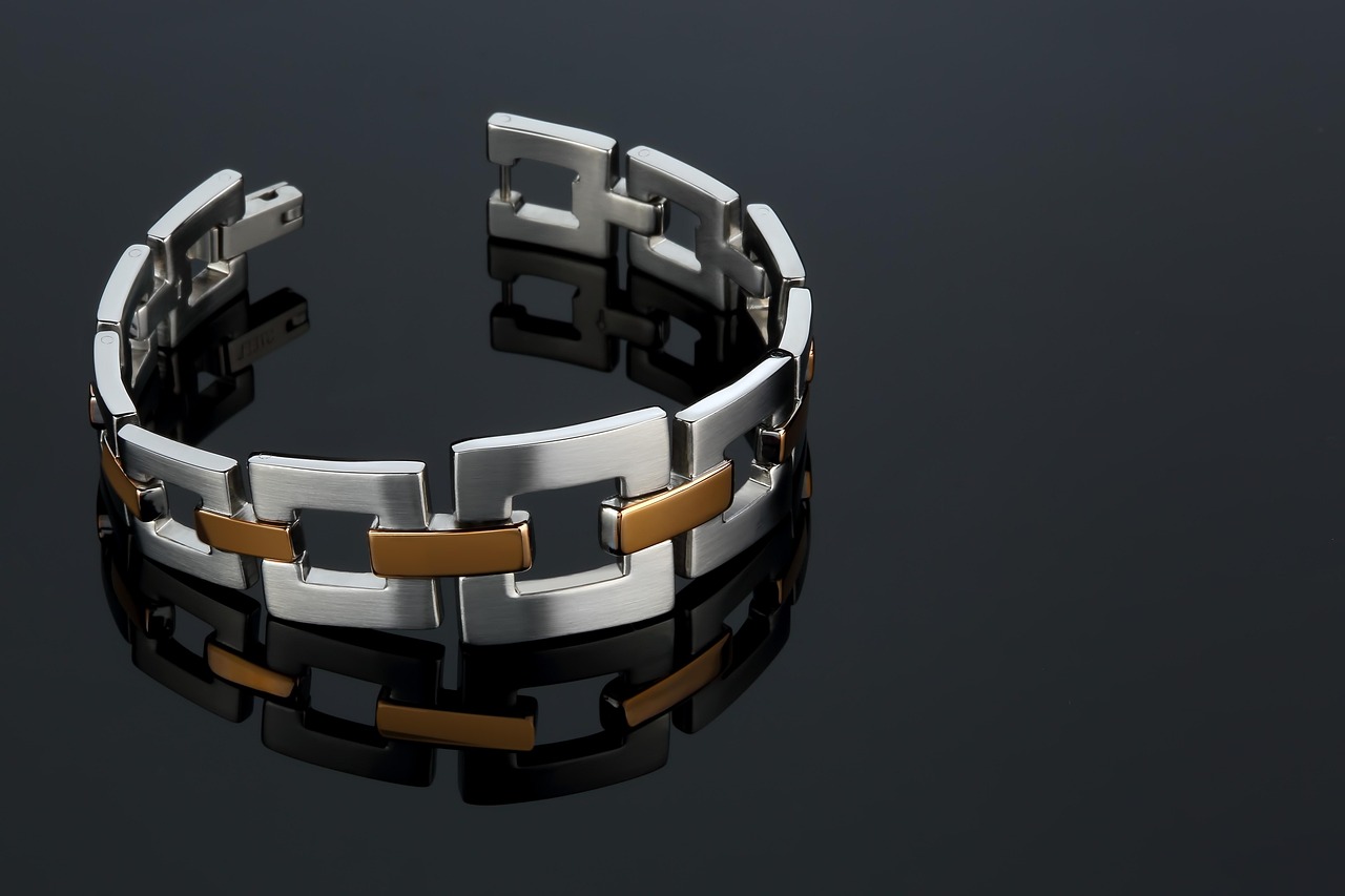 Bracelet en pierre naturelle : l’accessoire masculin entre style et énergie
